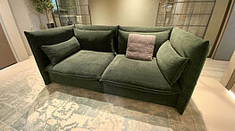 Das Vitra Mariposa Sofa ist jetzt bei Gruenbeck Einrichtungen im Abverkauf zu einem guenstigen Preis erhaeltlich.