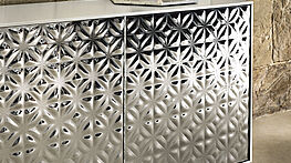 Fiam Italia Echo Anrichte Tueren Struktur Glas silber |  Gruenbeck Interiors Vienna