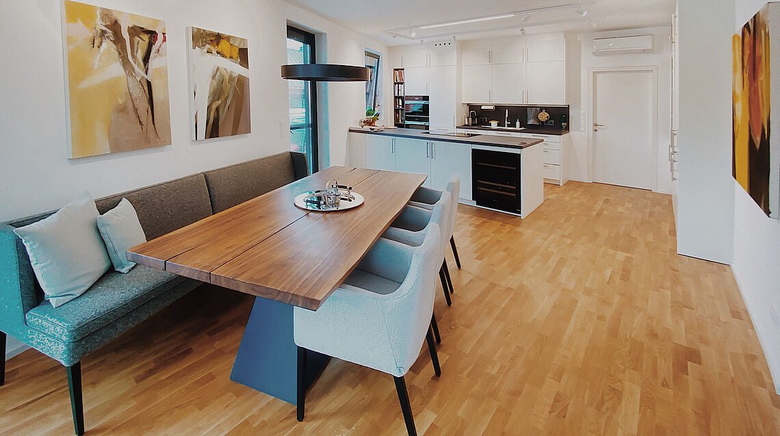 Das Innenarchitekturbüro und Möbelhaus Grünbeck Einrichtungen in 1050 Wien plant Ihr neues Zuhause. Vom Wohnzimmer bis zum kompletten Haus bieten wir Ihnen ein individuelles Gesamtkonzept an. Wir bieten Ihnen Designmöbel und Möbel nach Maß. Vereinabaren Sie noch heute ein Beratungsgespräch mit einem unserer Innenarchitekten.
