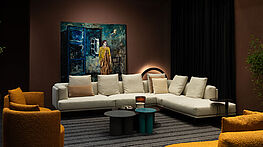 Balthazar Sofa-eine preiswerte Sofagruppe in Stoff mit Lederrückenlehne vom international erfolgreichen Unternehmen Papadatos ist erhältlich bei Grünbeck Einrichtungen Wien