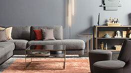 christine-kroencke-cameo-beistelltisch-sidetable-coffeetable-black-schwarz-mit-ablagefach-glas-couchtisch-glas-schwarz-bronze-braun-haendler-wien-gruenbeck-einrichtungen-grünbeck-innenarchitektur-buero-interior-design-vienna-luxus-designmoebel-schauraum