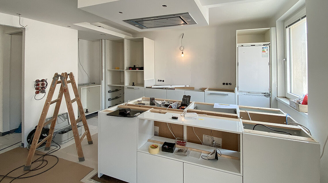 Grünbeck Innenarchitektur realisiert Projekte, wie diesen Appartementumbau samt neuer Küche von der Idee zur Umsetzung: Planung, Gesamtkonzept, Umsetzung , Montage