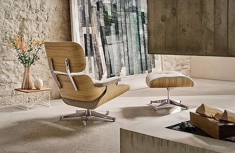 Neue Hölzer und neue Materialien beim Vitra Lounge Chair und Ottoman | Chestnut natural nubia bambooterra | Gruenbeck interiors Vienna
