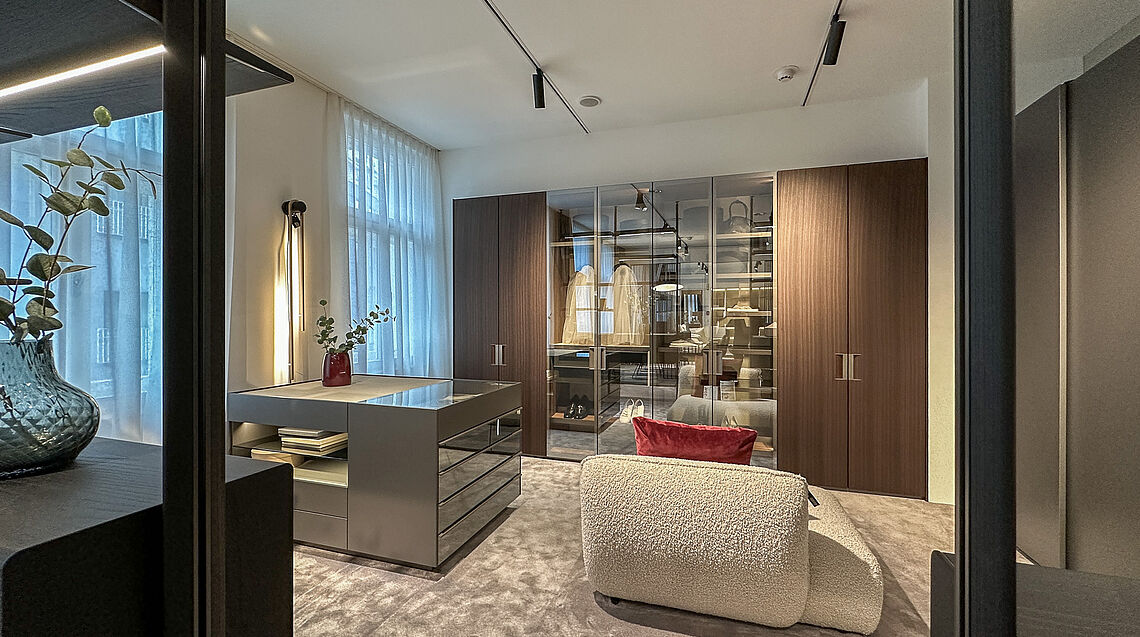 Poliform shop 1050 Vienna 3 | by Grünbeck interiors | Senzafine wardrobe Freifrau sofa