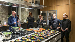 flexform-event-gruenbeck-alaskawildsalmon-kueche-foto-norbert-freudenthaler