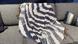 Das Rolf Benz Plaid 975 ist bei Grünbeck Einrichtungen als Ausstellungsstück im Design Sale günstig verfügbar.

Abverkaufspreis gültig für unser Ausstellungsstück, Abholpreis, solange verfügbar.