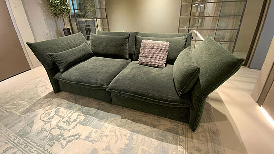 Das Vitra Mariposa Sofa ist jetzt bei Gruenbeck Einrichtungen im Abverkauf zu einem guenstigen Preis erhaeltlich.