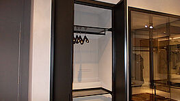 Rimadesio Cover Kleiderschrank zweitürig Sale Grünbeck Einrichtungen in Wien