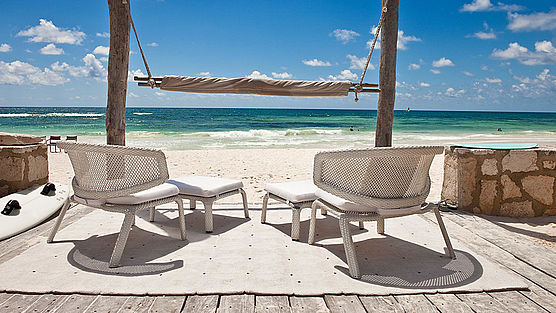 dedon-seashell-hocker-lounge-chair-outdoor-hocker-fauteuil-outdoormoebel-garnitur-garten-design-modern-haendler-schauraum-wien-kaufen-grünbeck-gruenbeck-einrichtungen-wien-designhouse-interior-design-vienna-innenarchitekturbuero-wien-einrichtungshaus-moebelhaus-designmoebel-markenmoebel