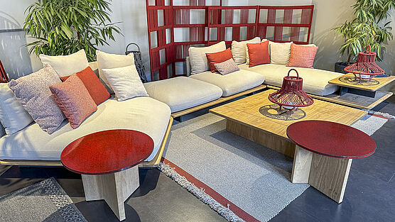 Talenti Outdoor Living Icon Venice Sofa group with coffee table and cushions | Gruenbeck Vienna offer exhibition group