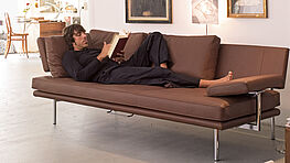 walter-knoll-living-platform-sofa-bak-liege-verstellbar-leder-braun-chrom-schlicht-reduziert-elegant-zeitlos-modern-grünbeck-gruenbeck-einrichtungen-wien-designhouse-interior-design-vienna-innenarchitekturbuero-einrichtungshaus-moebelhaus-designmoebel-markenmoebel