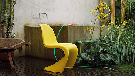 vitra-verner-panton-chair-esszimmer-stuhl-outdoor-gelb-plastik-kunststoff-bunt-modern-klassiker-grünbeck-gruenbeck-einrichtungen-wien-schauraum-haendler-designhouse-interior-design-vienna-innenarchitekturbuero-einrichtungshaus-moebelhaus-designmoebel-markenmoebel