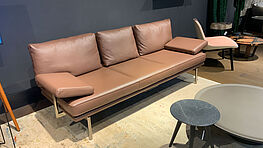 Das Living Platform Sofa von Walter Knoll ist jetzt bei Gruenbeck Einrichtungen im Abverkauf zu einem guenstigen Preis erhaeltlich.