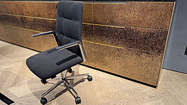 Der Walter Knoll Leadchair Management Soft 2065 Bürostuhl ist bei Grünbeck Einrichtungen prompt zu einem günstigen Preis verfügbar