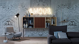 wall-and-deco-tapete-wallpaper-weiss-stuck-klassisch-modern-grünbeck-gruenbeck-einrichtungen-wien-designhouse-interior-design-vienna-innenarchitekturbuero-einrichtungshaus-moebelhaus-designmoebel-markenmoebel