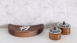Kaufen Sie jetzt die moderne Massivholzschale Split Bowl von Schönbuch bei Ihrem Händler in Wien - Grünbeck Einrichtungen. Ihr Innenarchitekturbüro mit internationalen Designmöbel Marken in 1050 Wien.