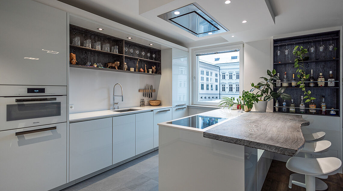 Grünbeck Innenarchitektur realisiert Projekte, wie diesen Appartementumbau samt neuer Küche von der Idee zur Umsetzung: Planung, Gesamtkonzept, Umsetzung , Montage