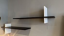 Die Cattelan Cross Boarde in Holz sind jetzt im Design Sale bei Grünbeck Einrichtungen zu einem reduzierten Preis erhältlich.