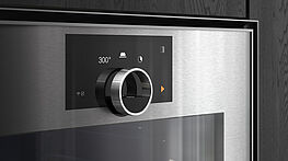 The Gaggenau Expressive Series, with its striking, sculptural forms, draws inspiration from the design principles of the Bauhaus and modern architecture. 
On display and available at Grünbeck Einrichtungen Vienna