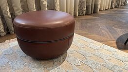 Wittmann Miles Hocker|Leder chestnut|Made in Austria|Design Sale|Grünbeck Einrichtungen Wien