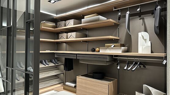 Rimadesio dress bold | Begehbarer Schrankraum Foto1 | Sale Abverkauf Preiswert Grünbeck Wien