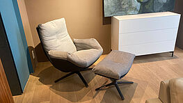 Der Cordia Lounge Sessel von COR ist jetzt bei Gruenbeck Einrichtungen im Abverkauf zu einem guenstigen Preis erhaeltlich.