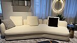 Das Poliform Sofa Saint Germain in Stoff Bianco ist im Design Sale bei Grünbeck Einrichtungen zu einem reduzierten Preis erhältlich.
