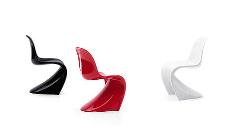 Kaufen Sie den Vitra Panton Chair Classic in weiss, schwarz oder rot bei Ihrem Vitra Händler in Wien - Grünbeck Einrichtungen.