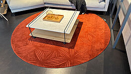 Der Fleur Teppich von Rolf Benz ist jetzt bei Gruenbeck Einrichtungen im Abverkauf zu einem guenstigen Preis erhaeltlich.