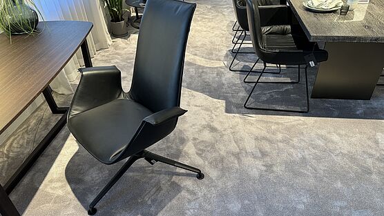 Der FK Schalensessel von Walter Knoll ist jetzt bei Grünbeck Einrichtungen im Design Sale günstig verfügbar.

Modern Icons Black Edition